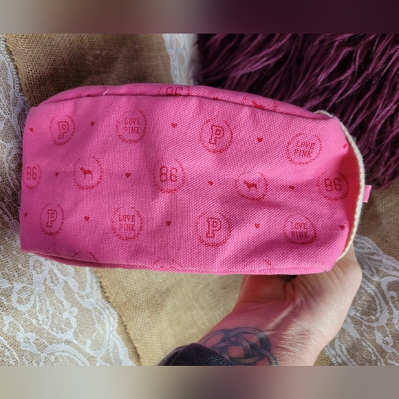 🛒🛍️💥Rare Vintage Victoria’s Secret Pink, pink make up bag excellent pre lov - Picture 7 of 13